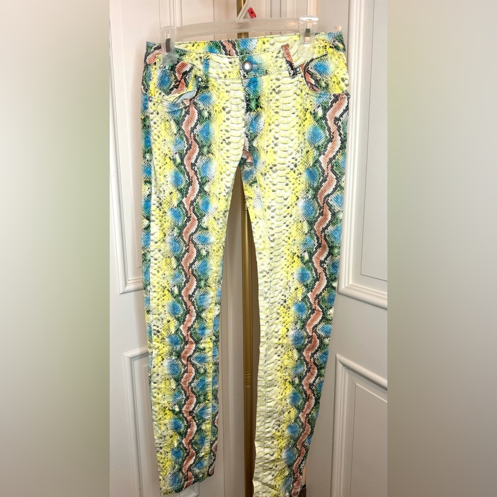 Snake Print Low-Rise Jeans – Yellow/Grey/White | Size M | Stretch Fit, Bold
